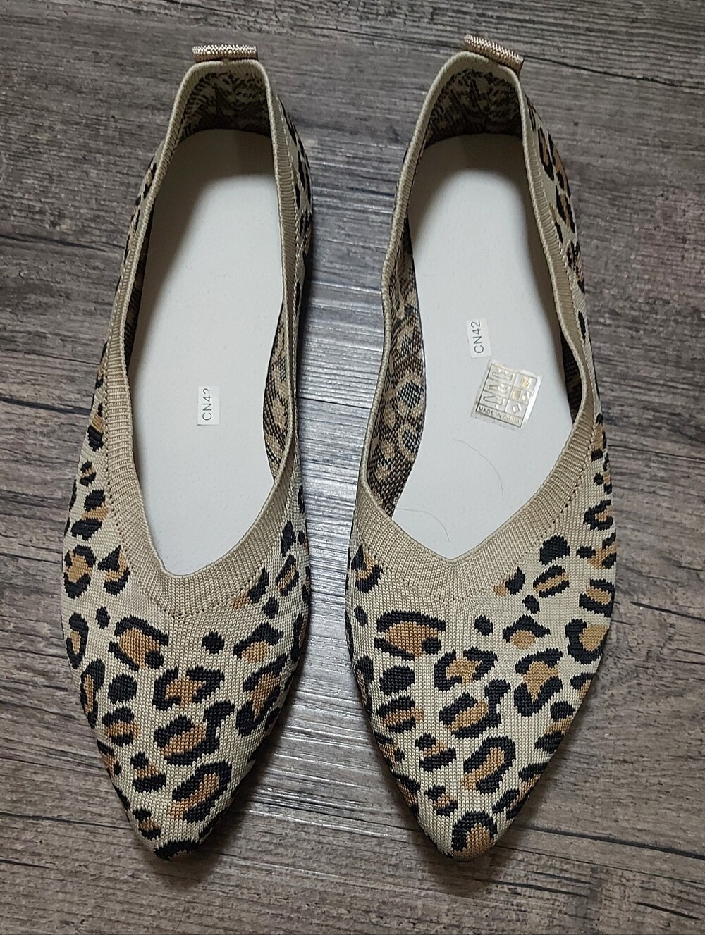 Leopard Print Pointed Toe Women’s Flats - Beige/Tan